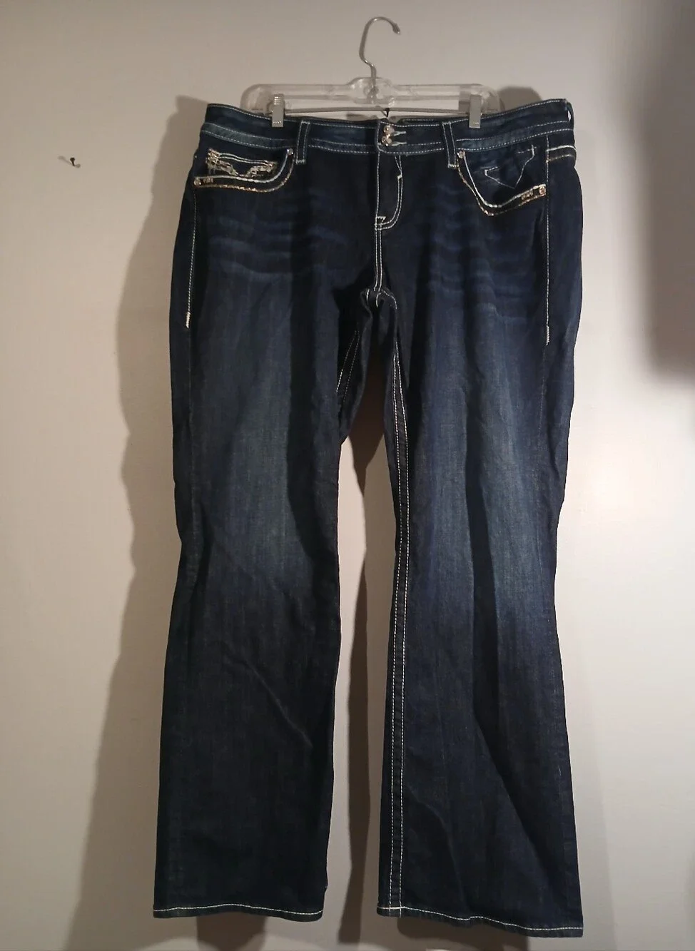 Vigoss Womans Dark Wash Blue Jeans. 